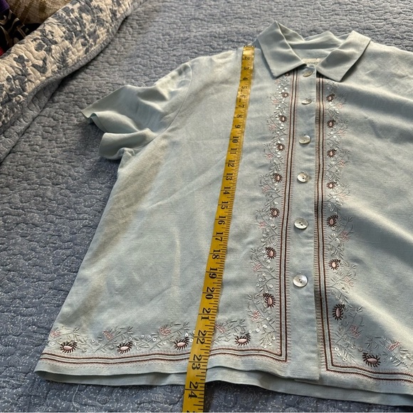 Coldwater Creek Shirt Light Blue Embroidery Blouse Mother of Pearl Buttons Sz 14 - Picture 6 of 8